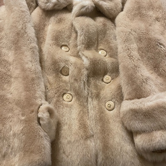 St John, faux fur coat - Picture 6 of 10